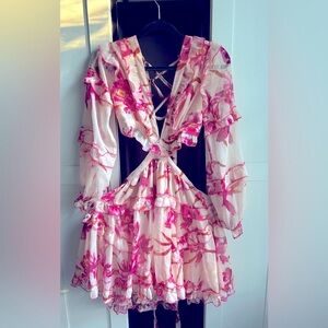 BRAND NEW! Peach and coral floral print dress. By Lilly's Closet size S.